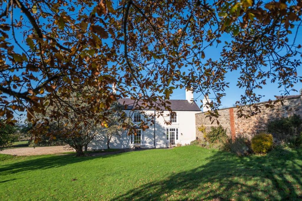 Georgian Country House -Panoramic Views -Sleeps 12 Ruthin Eksteriør bilde