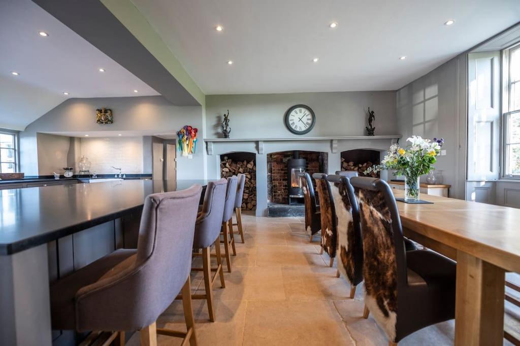 Georgian Country House -Panoramic Views -Sleeps 12 Ruthin Eksteriør bilde