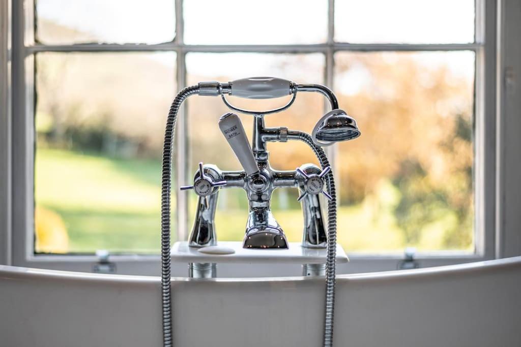 Georgian Country House -Panoramic Views -Sleeps 12 Ruthin Eksteriør bilde