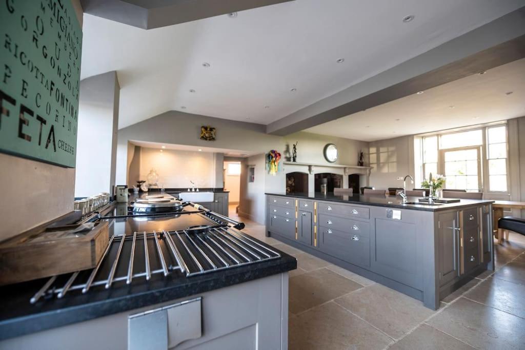 Georgian Country House -Panoramic Views -Sleeps 12 Ruthin Eksteriør bilde