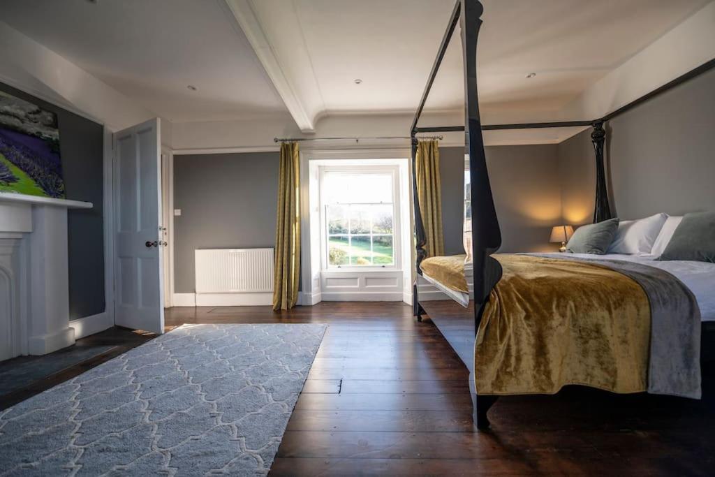 Georgian Country House -Panoramic Views -Sleeps 12 Ruthin Eksteriør bilde