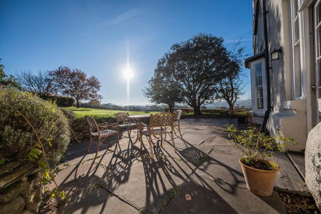 Georgian Country House -Panoramic Views -Sleeps 12 Ruthin Eksteriør bilde