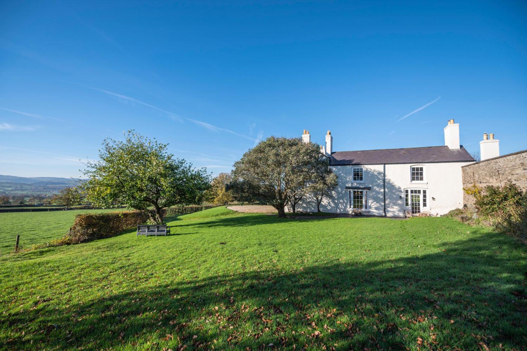 Georgian Country House -Panoramic Views -Sleeps 12 Ruthin Eksteriør bilde